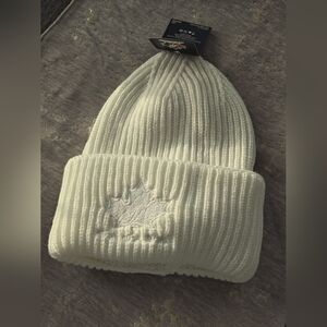 TEAM CANADA ICE HOCKEY TOUQUE/HAT WHITE with Patch. Get ready for Olympic Games